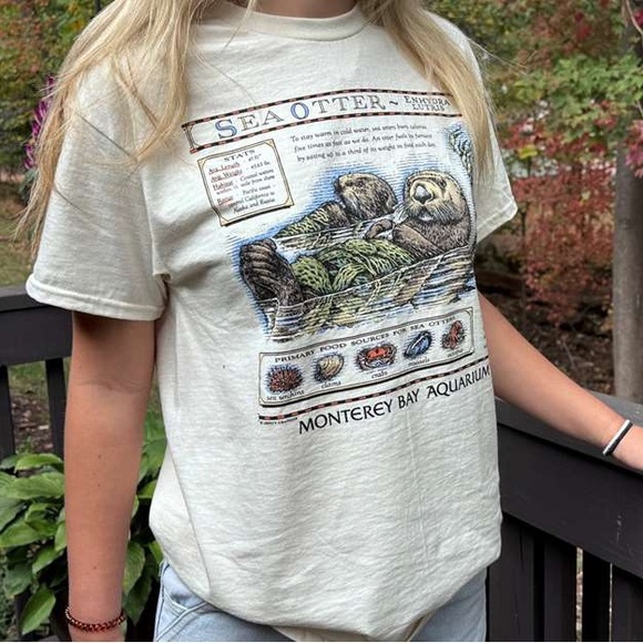 Gildan Other - Taylor Swift Liberty Graphics Monterey Bay Aquarium Sea Otter Tee